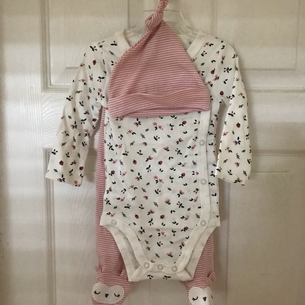 Just One You by Carter’s, Baby Onesie Sleep Pajama Set. NWT.